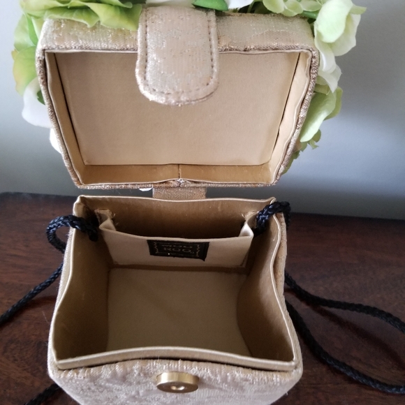 Moo Roo Handmade Purse - Picture 5 of 8